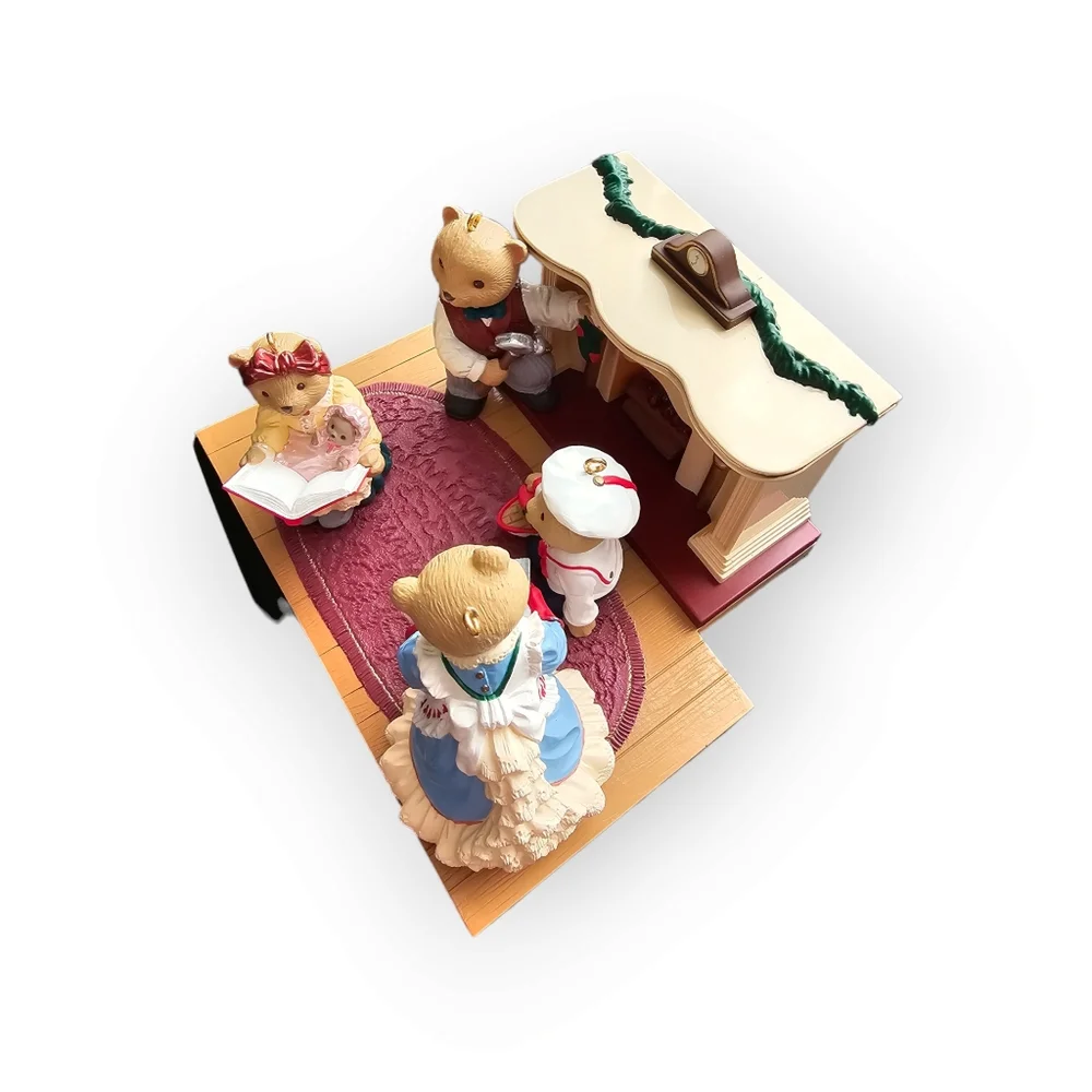 Hallmark Keepsake “Bearingers” Fireplace Display Set‎